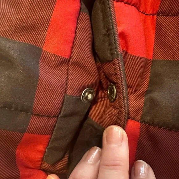 Natural Reflections Women’s Red/Black Checkered Puffer vest Size S/P - Picture 3 of 9